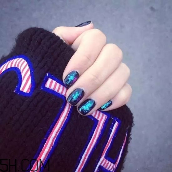 美甲涂什么顏色好看？2018冬天最美的韓式美甲