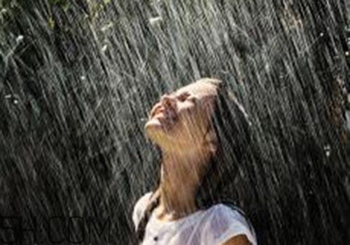 淋雨后會頭疼嗎？淋雨后頭疼怎么辦呢？