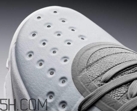under armour curry 4 more buckets發(fā)售時(shí)間_多少錢？