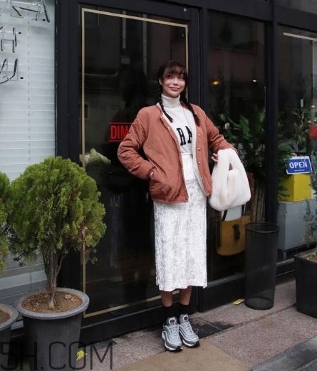 棉服搭配長裙好看嗎？棉襖搭配長裙圖片
