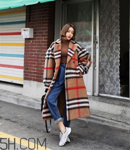冬天穿牛仔褲配什么鞋子？冬天牛仔褲搭配鞋子圖片