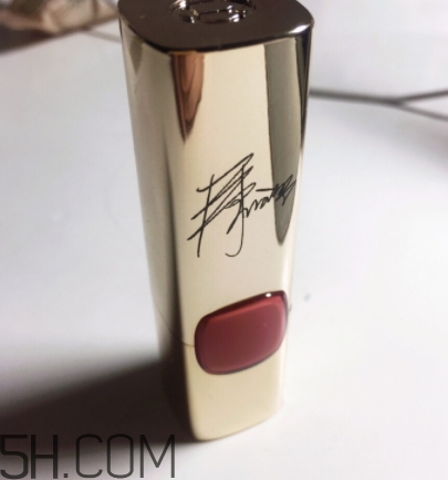歐萊雅602是什么顏色？歐萊雅紛澤滋潤唇膏602試色