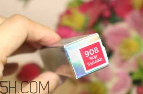 歐萊雅908是什么顏色？歐萊雅釉光唇膏固體唇釉908試色