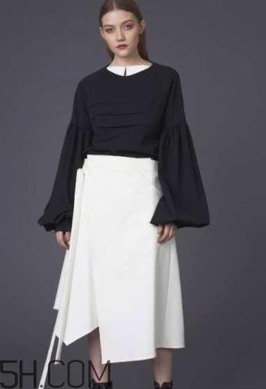 2018流行什么衣服？2018流行衣服搭配