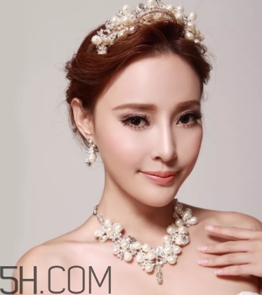 2018流行什么婚紗？2018婚紗款式圖片