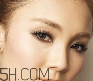 紋眉后需要多次補(bǔ)色嗎？哺乳期能紋眉嗎？