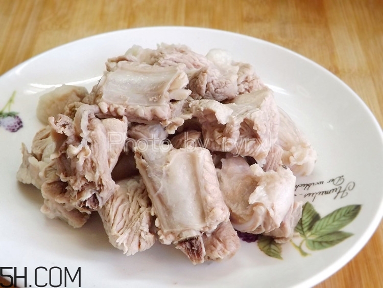 吃白蘿卜有哪些益處？白蘿卜的養(yǎng)生功效有哪些？