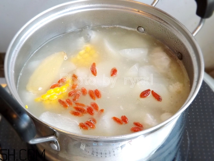 吃白蘿卜有哪些益處？白蘿卜的養(yǎng)生功效有哪些？