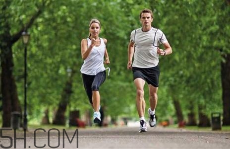 慢跑運動有什么注意事項？慢跑運動對身體有什么好處？