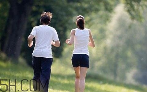 經(jīng)常慢跑的好處有哪些？慢跑減肥的正確方法是什么？