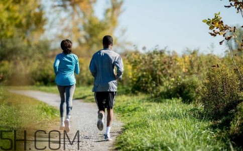 慢跑堅(jiān)持多久才能減肥？慢跑的減肥效果如何？