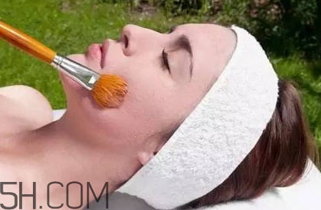 刷酸爆痘正常嗎？為什么刷酸會(huì)爆痘？