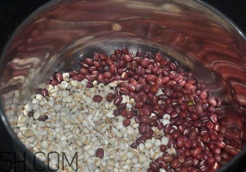 紅豆薏米加紅糖好嗎？紅豆薏米加紅糖的功效有哪些？