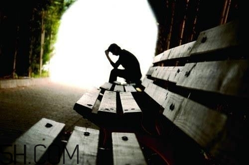 焦慮癥和抑郁癥哪種更嚴(yán)重？焦慮癥和抑郁癥的區(qū)別有哪些？