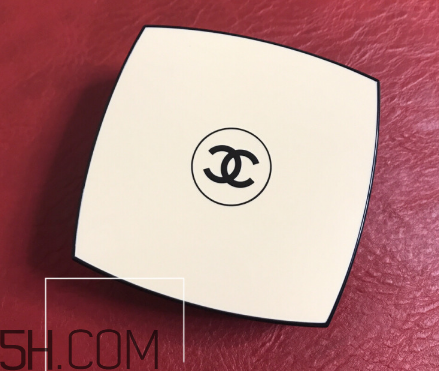 chanel氣墊水粉底好用嗎？香奈兒氣墊水粉底使用感受