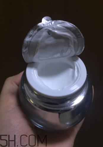 歐詩漫珍珠水光素顏霜含激素嗎？歐詩漫珍珠素顏霜刺激嗎