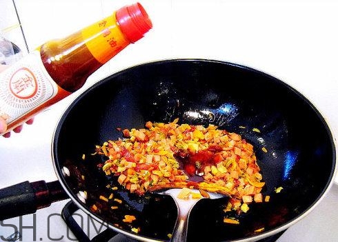 炒菜為什么要加醋？炒菜加醋的益處有哪些？