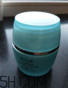 歐詩漫珍珠水氧霜油不油？歐詩漫珍珠水氧霜適合冬天用嗎？