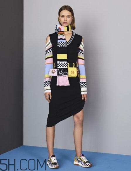 versace2018早秋服裝系列好看嗎_有哪些款式？