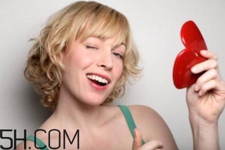 決定女人衰老的因素有哪些？女人易衰老的部位有哪些？