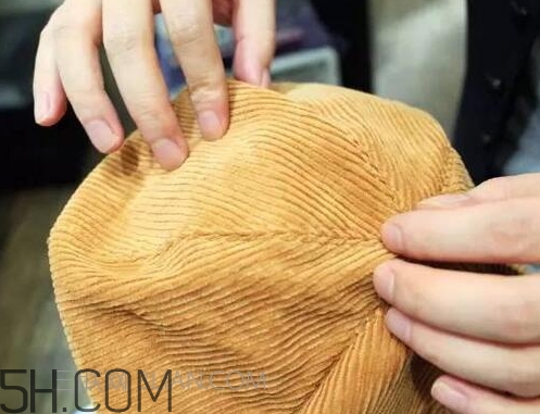 貝雷帽怎么戴不容易掉？三種方法技巧