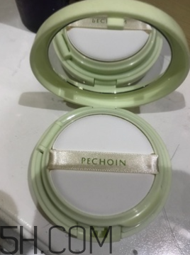 百雀羚氣墊BB霜浮粉嗎？適合干皮嗎？