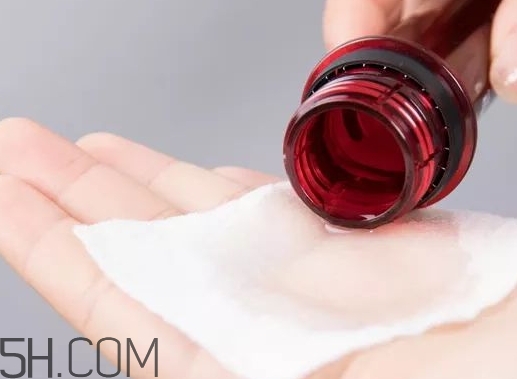 濕敷和面膜哪個(gè)先用？濕敷和面膜的順序