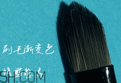 唇刷怎么用？唇刷怎么蘸取口紅