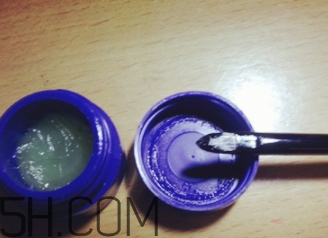 唇刷怎么用？唇刷怎么蘸取口紅