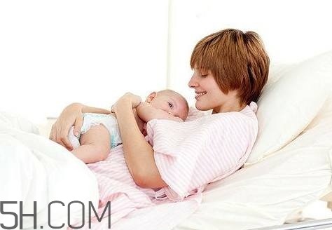 什么時(shí)候要考慮催生的問(wèn)題？坐月子需要怎樣的環(huán)境比較好？