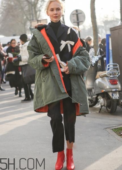 穿短靴怎么配衣服好看？短靴搭配什么上衣？