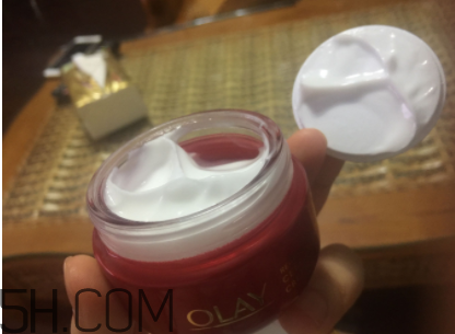 Olay小臉面霜使用心得 產(chǎn)品評(píng)測