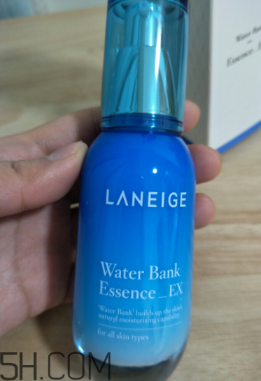 蘭芝補(bǔ)水小藍(lán)瓶是乳液嗎？用在哪一步？