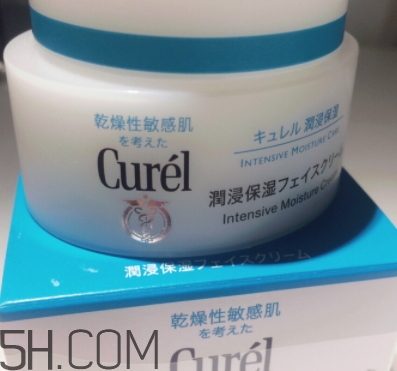雅頓和珂潤哪個好？雅頓面霜和珂潤面霜哪個好用？