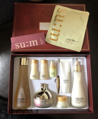 SUM37時(shí)光肌底套盒有什么？適合什么膚質(zhì)？