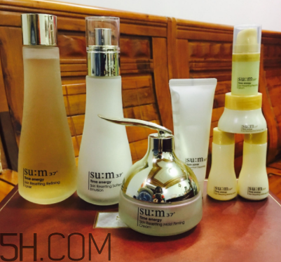 SUM37時(shí)光肌底套盒有什么？適合什么膚質(zhì)？