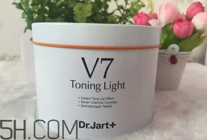 素顏霜v7真的不用卸妝嗎？卸妝時水溫要注意什么？