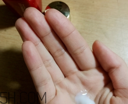 avenir艾文莉是什么牌子？高絲艾文莉和雪肌精哪個(gè)好？