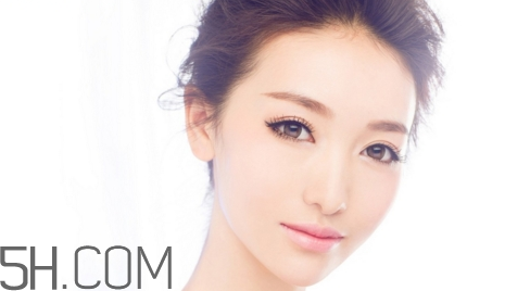 紋眼線后化妝了怎么卸妝？化妝棉和卸妝棉用法