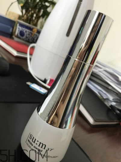 sum37度呼吸保濕乳油不油？適合什么膚質(zhì)？