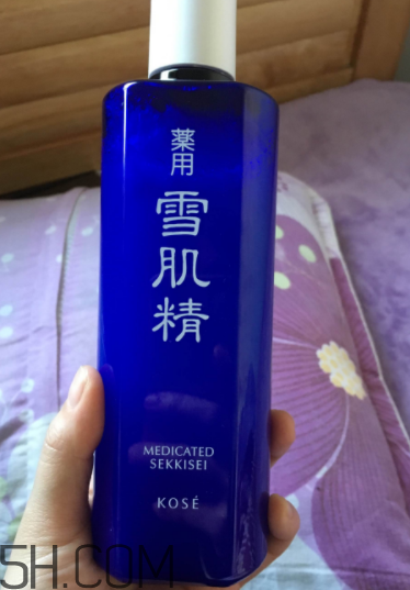 雪肌精化妝水適合干皮嗎？適合痘肌嗎？