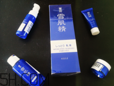 雪肌精盈潤(rùn)乳液適合油皮嗎？適合夏季嗎？
