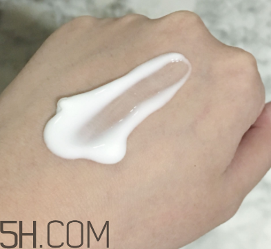 雪肌精盈潤乳液含藥物成分嗎？安全嗎？
