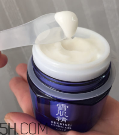 雪肌精菁華凝霜什么成分？有什么功效？