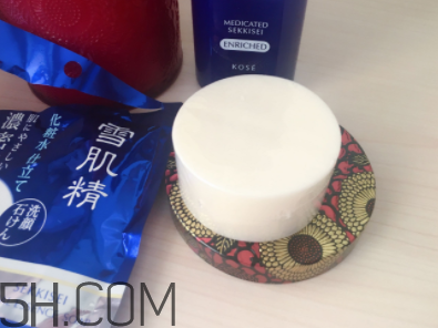 雪肌精泡沫洗顏皂適合干皮嗎？洗后緊繃嗎？