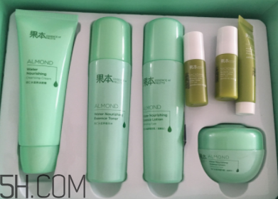 詩婷露雅杏仁補水套裝有什么？使用步驟