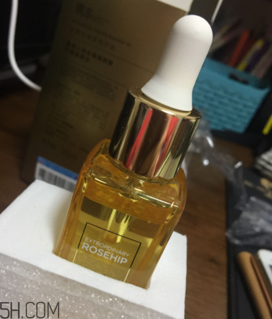 詩婷露雅至瑧精華油什么功效？適合油皮嗎？