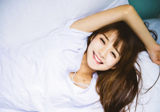 女孩月經(jīng)初潮量多量少正常嗎？月經(jīng)初潮一般幾天干凈？