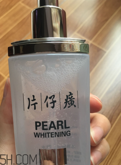 片仔癀珍珠亮膚水適合油皮嗎？適合夏季嗎？