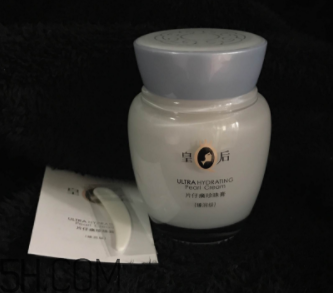 片仔癀珍珠膏夏天能用嗎？會(huì)不會(huì)很油？
